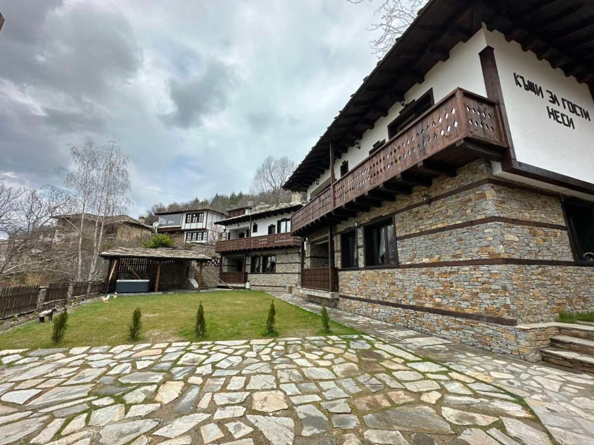 Къщи За Гости Неси Lešten Exteriér fotografie